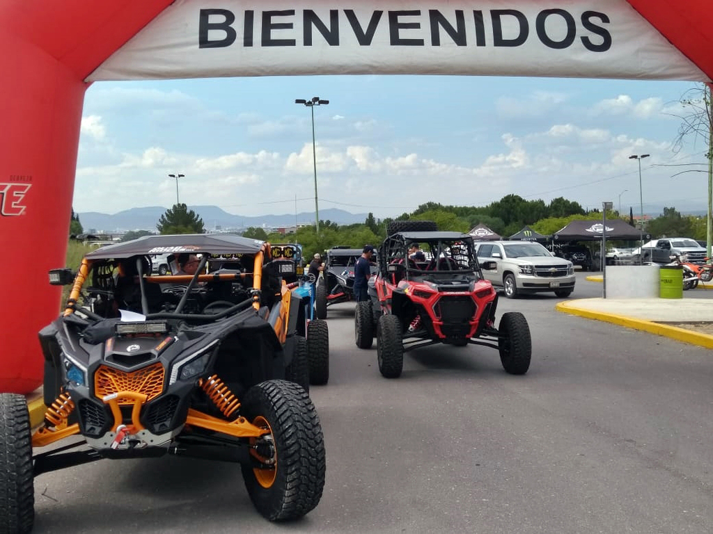 La llegada de los coches está programada en la ciudad de Cuatro Ciénegas para las categorías Rally y Ruta, para luego pasar por Parras.(Humberto Vázquez Frayre)