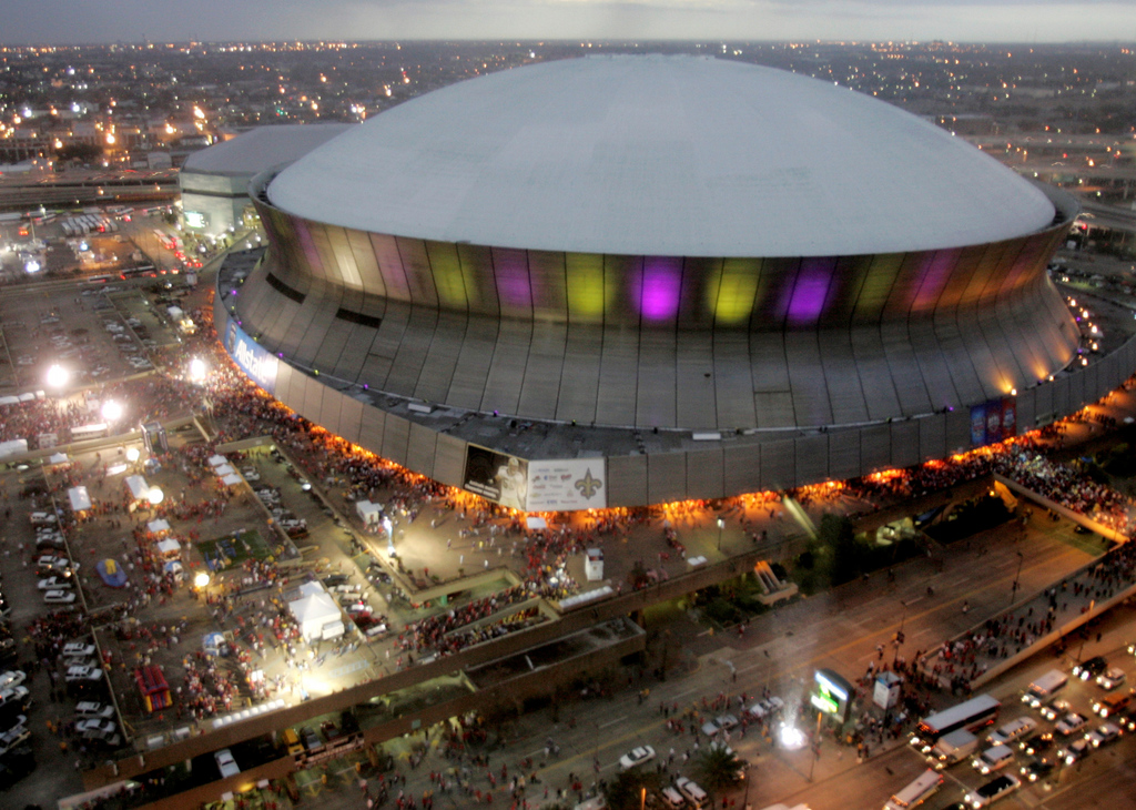 El Superdome es considerado un ícono del renacer de Nuevo Orleáns. (AP)