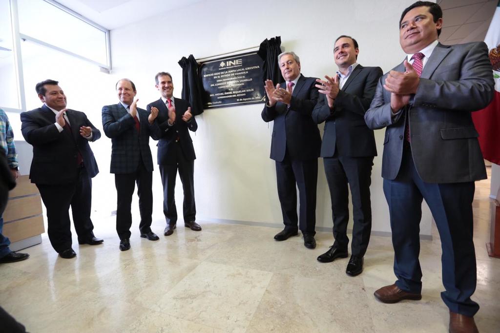 Lorenzo Córdova reconoció del gobernador la donación del terreno para la construcción del nuevo edificio del INE en Saltillo.