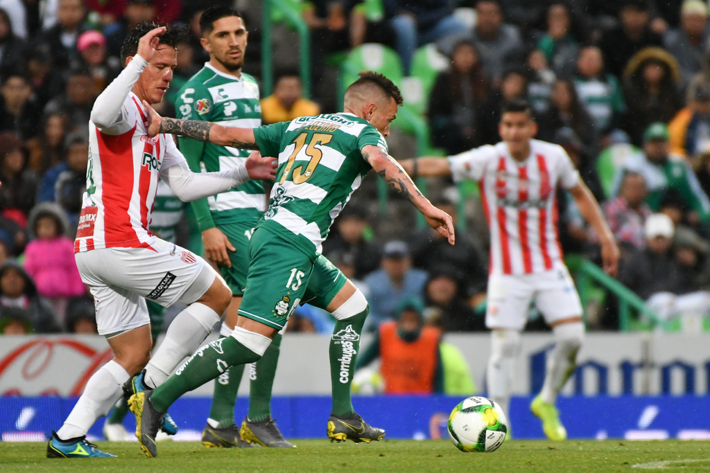 En el último duelo entre Santos y Necaxa, los Rayos vencieron 2-1 a Santos en el Estadio Corona. (ARCHIVO)