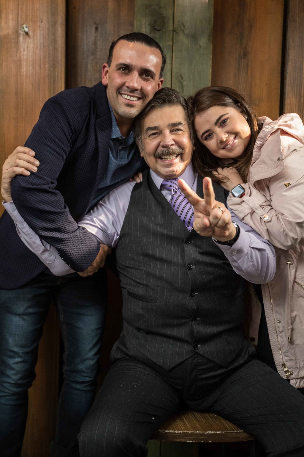 Listos. Ricardo Margalef, Jorge Ortiz de Pinedo y Mariana Botas esperan ansiosos la llegada de la nueva temporada de la exitosa serie Una familia de diez.