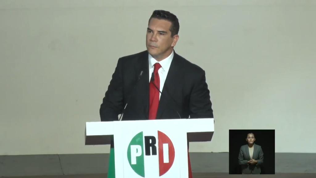 El exgobernador de Campeche, Alejandro Moreno, tomó protesta de la dirigencia nacional del Partido Revolucionario Institucional (PRI). (ESPECIAL)