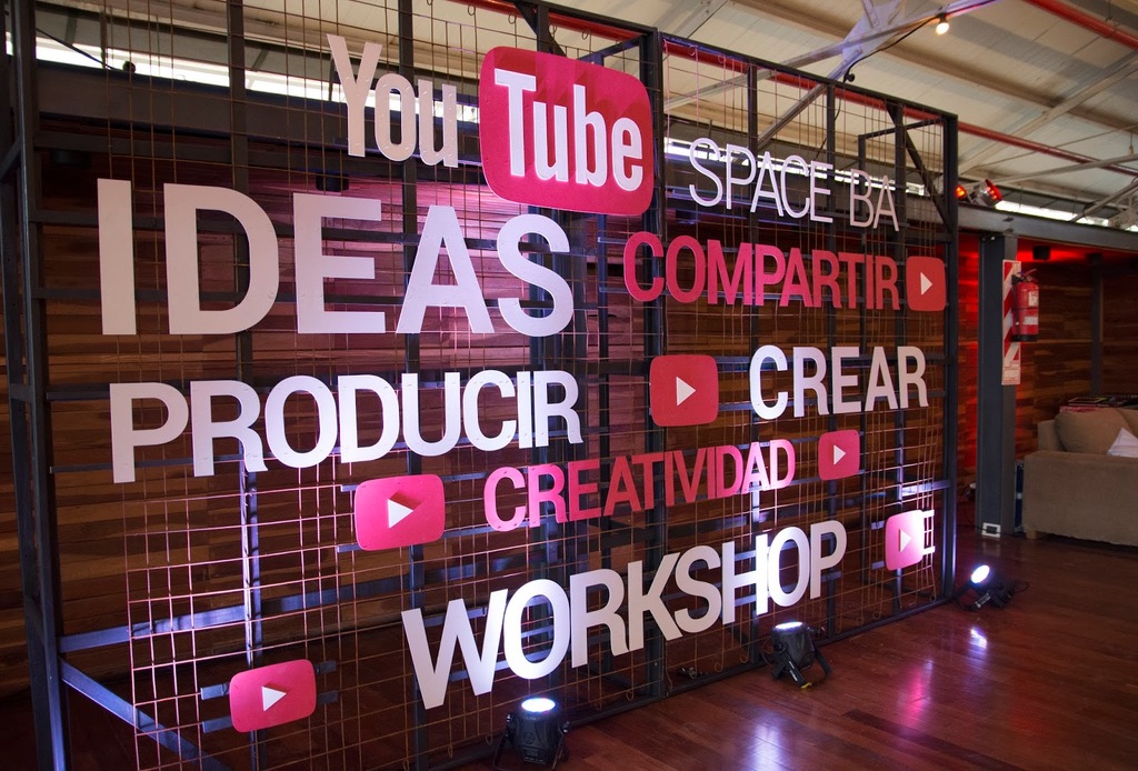 Otra iniciativa a través de la cual se apoya a los creativos son los YouTube Spaces, centros donde los generadores de contenido pueden reunirse para planear sus videos. (AGENCIAS)