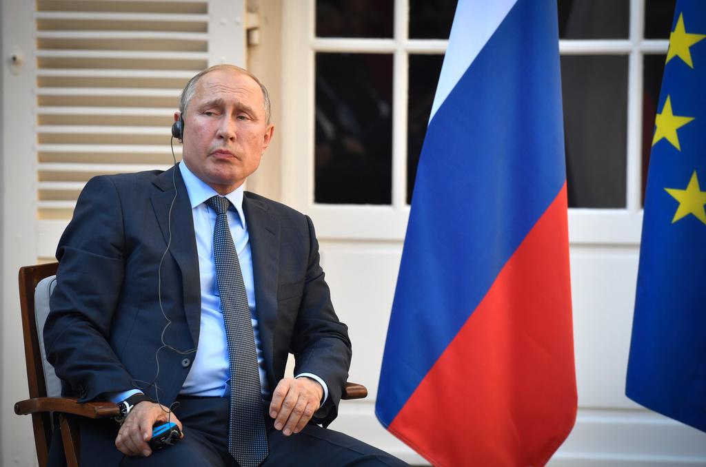 Durante una visita a Francia, Putin señaló que los expertos que fueron enviados al sitio en el mar Blanco están controlando la situación y que no se han reportado cambios graves. (EFE)