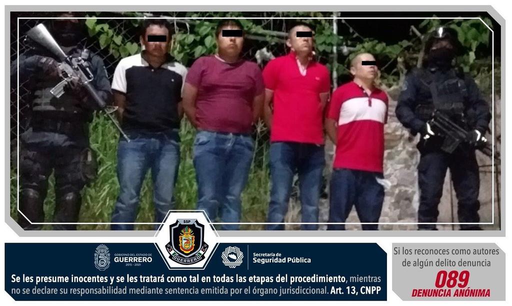La Secretaría de Seguridad Pública (SSP) de Guerrero informó que elementos de la Policía Estatal detuvieron a cuatro hombres en la cabecera municipal de Chilapa de Álvarez, entre los que se encuentra Senen “N”, presunto líder del grupo delincuencial Los Rojos. (TWITTER)