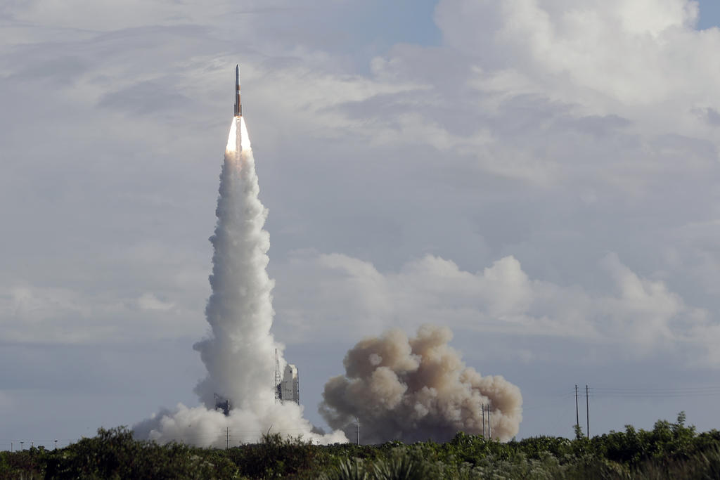 El cohete Delta IV de United Launch Alliance se alzó de la Base Aérea Cabo Cañaveral en Florida. (AP)