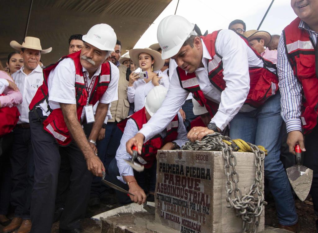  El subsecretario de Gobernación, Ricardo Peralta, subrayó que su visita a La Huacana, Michoacán, forma parte de las acciones del gobierno federal para recuperar regiones del país que han sido estigmatizadas por la situación de violencia. (EL UNIVERSAL)