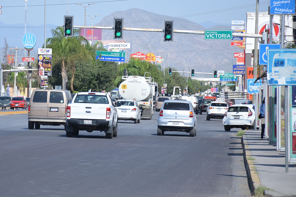 Descartan la aplicación de operativos contra vehículos que porten placas vencidas o no cuenten con láminas en el estado de Durango. (EL SIGLO DE TORREÓN)