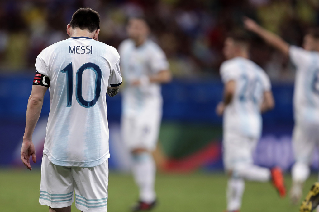 El capitán de la Albiceleste, Lionel Messi, no fue contemplado en la convocatoria debido a una sanción de Conmebol. (ARCHIVO)
