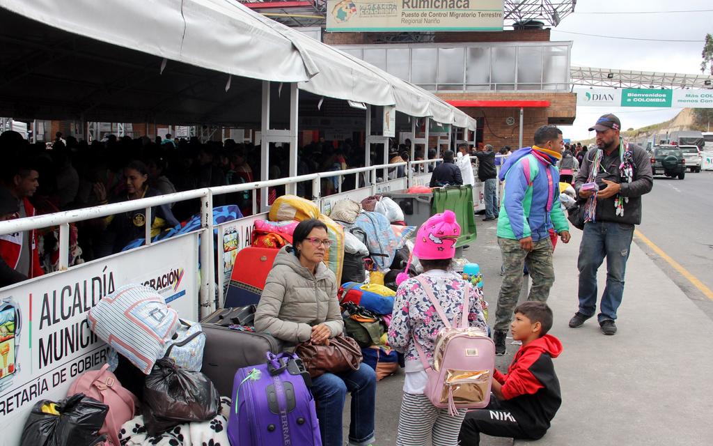 La llegada masiva de venezolanos se dio durante este fin de semana en el cruce con Ecuador. (ARCHIVO)