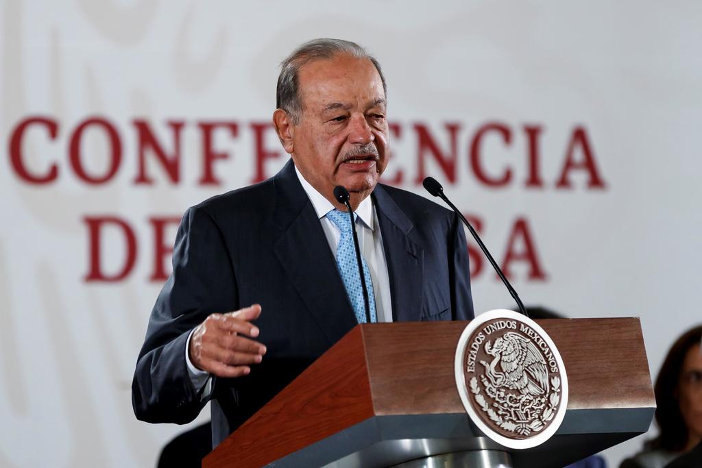 Carlos Slim habló sobre el acuerdo, inversiones, proyectos del gobierno federal e incluso respondió algunas preguntas de la prensa. (EFE)