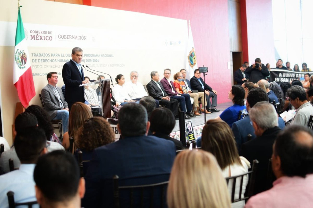 El gobernador Miguel Riquelme inauguró el foro 'Derecho a la Memoria, Verdad, Justicia y Reparación'.
