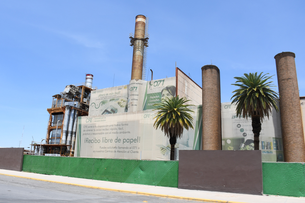 El apagón tuvo una afectación de dos días en las compañías de la cuarta etapa de la zona industrial de Gómez Palacio. (EL SIGLO DE TORREÓN/FERNANDO COMPEÁN)