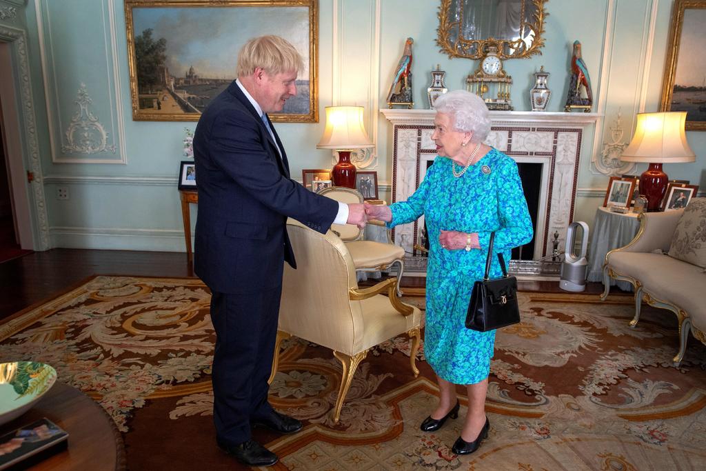 El gobierno británico, encabezado por el conservador Boris Johnson, pidió a la reina Isabel II que suspenda el Parlamento de Westminster durante el mes de septiembre, para evitar que la oposición frene un Brexit sin acuerdo. (ARCHIVO)
