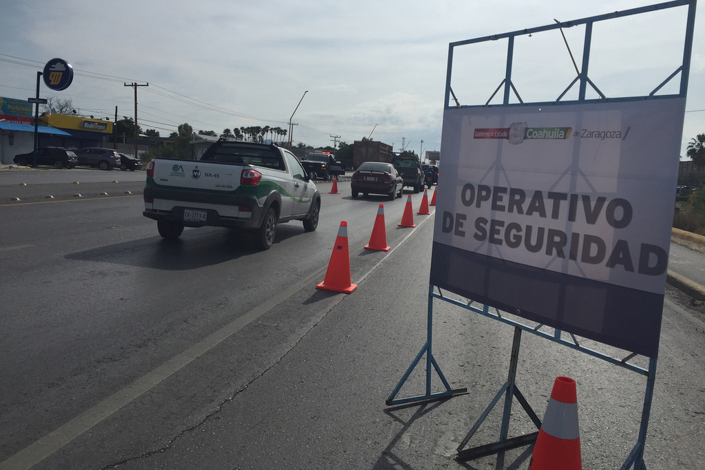 Ayer se llevó a cabo el operativo contra placas vencidas y autos sin placas en Matamoros.  (EL SIGLO DE TORREÓN/GUADALUPE MIRANDA)