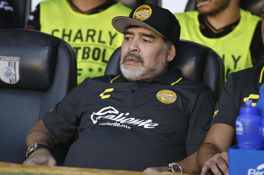 Maradona mandó un mensaje a Luis Enrique y su familia luego del fallecimiento de Xana. (ARCHIVO)