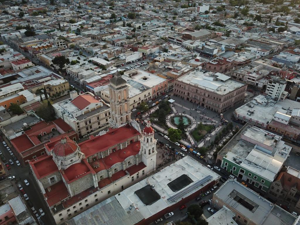 A las cinco de la tarde, se ofreció una misa para todas las víctimas de desaparición en Coahuila en la Catedral Apóstol de Santiago, ubicada en la Plaza de Armas de Saltillo. (ESPECIAL)