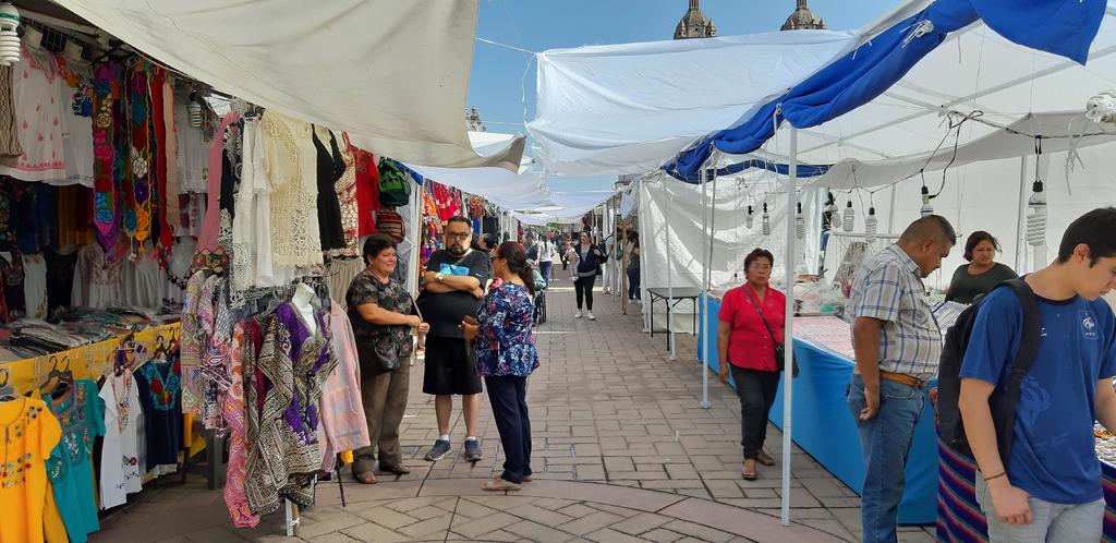 Elizondo Torres, directora de Turismo Municipal, dejó en claro que permitían la instalación de comerciantes en la Plaza de Armas.