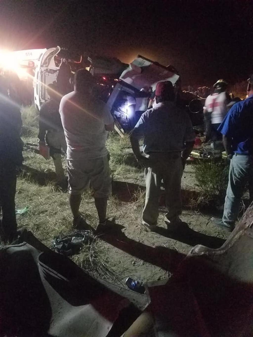 El accidente se registró alrededor de las seis de la tarde en el kilómetro 51 de la carretera estatal 24 Monclova-Lampazos, ruta común a Nuevo Laredo Tamaulipas. (EL SIGLO COAHUILA)
