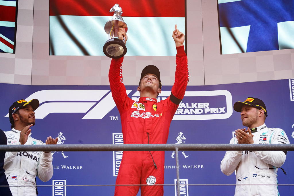 El podio lo completaron los Mercedes, Lewis Hamilton y Valtteri Bottas, respectivamente. (EFE)