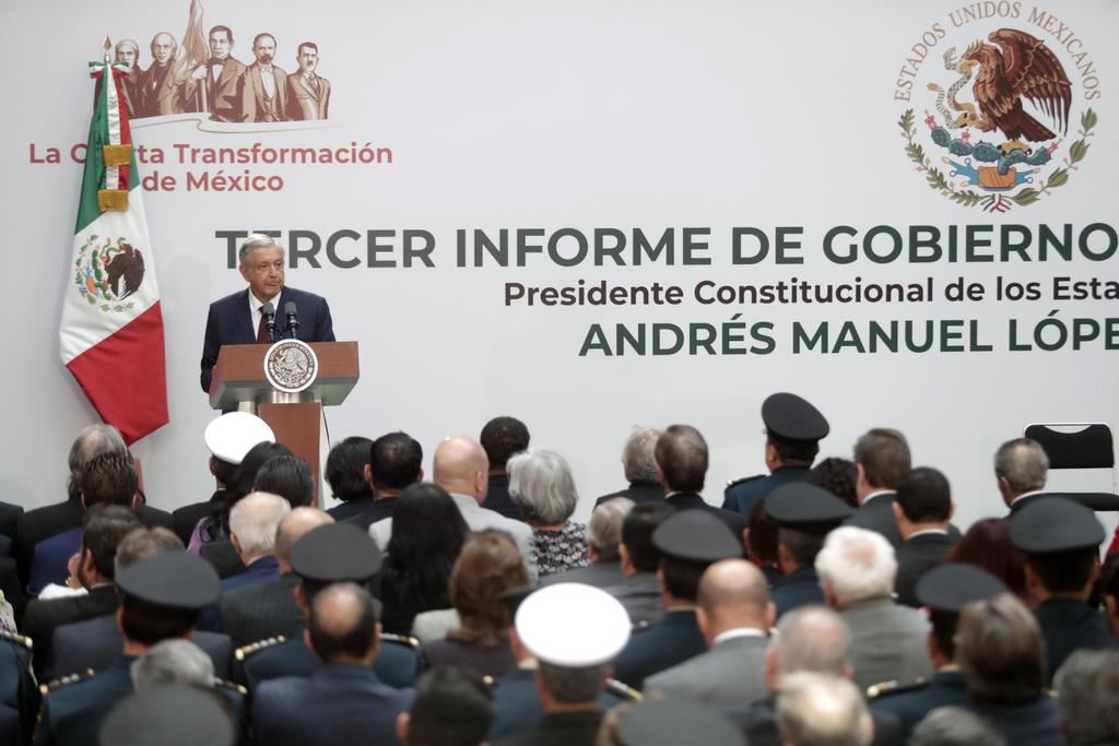 'El mes próximo comenzarán los trabajos para comunicar por Internet a 166 mil comunidades y pueblos marginados del país', señaló López Obrador. (EL UNIVERSAL)