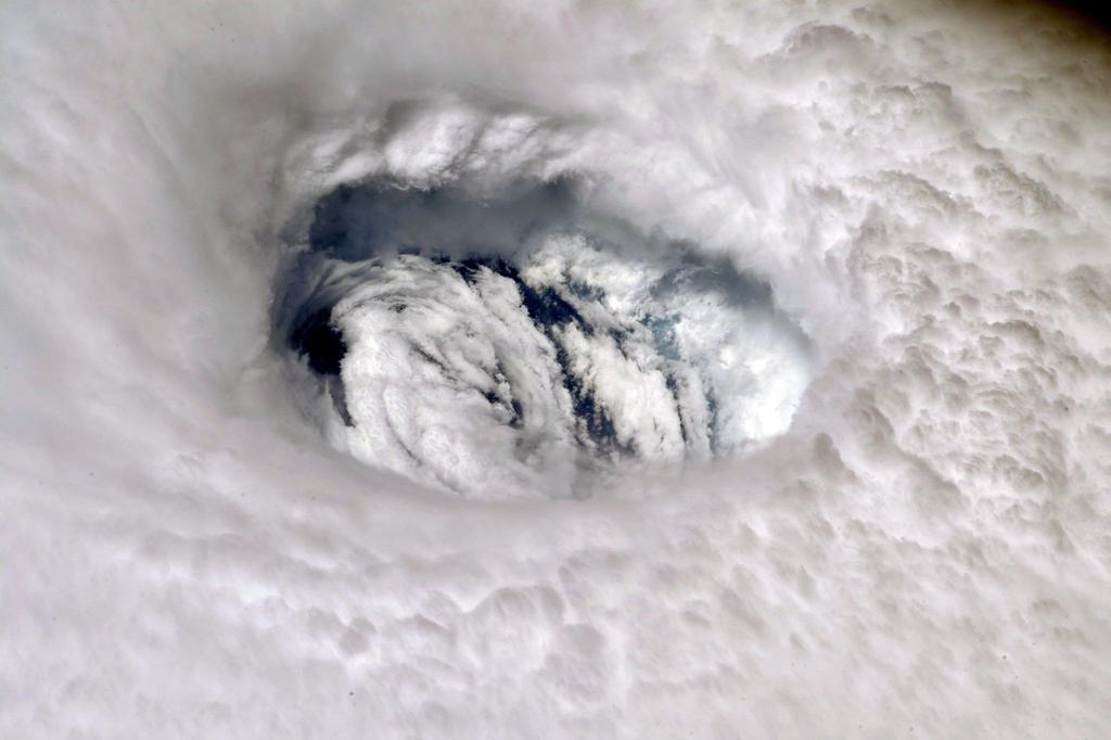 El ojo del huracán Dorian visto desde la Estación Espacial Internacional. (EFE)
