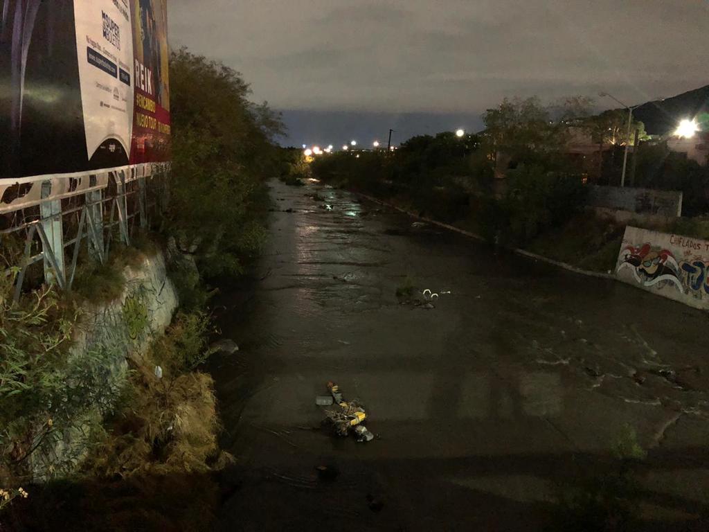  Ante las lluvias generadas por la tormenta tropical Fernand, autoridades de Protección Civil de Nuevo León lanzaron una alerta ante posibles inundaciones en los principales cruces y zonas de alto riesgo en la zona metropolitana de Monterrey. (TWITTER)