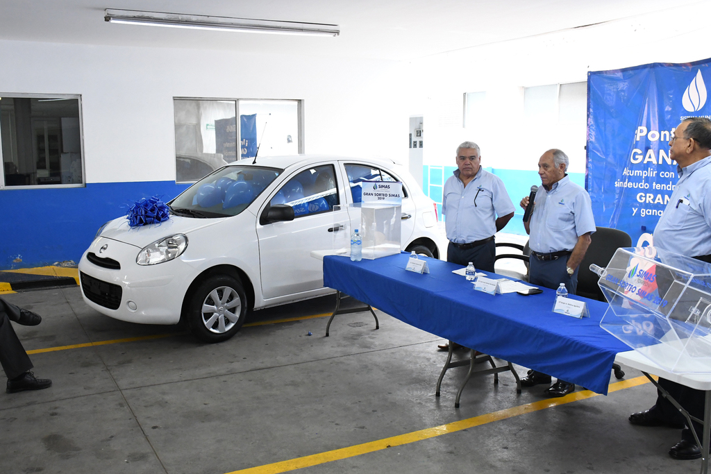 Simas Torreón rifará un automóvil último modelo el próximo 27 de septiembre, solo entre los usuarios cumplidos. (FERNANDO COMPEÁN)
