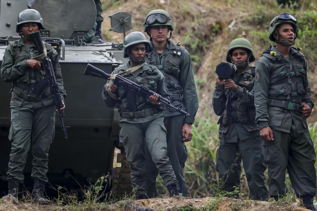Venezuela desplegó unos tres mil militares en la frontera con Colombia, en el marco de la alerta naranja que decretó el presidente Nicolás Maduro. (ARCHIVO)