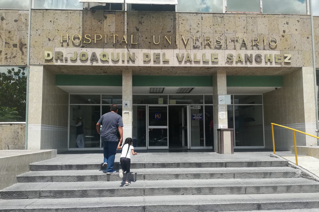 El bebé se encuentra en las instalaciones del Hospital Universitario su estado de salud es delicado. (EL SIGLO DE TORREÓN)