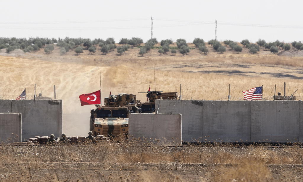 Estados Unidos y Turquía acordaron en agosto la creación de esa franja en el noreste de Siria, en un área que estaba hasta ahora en manos de los kurdos y que pasará a estar bajo control militar turco, aunque las dos partes no han acordado aún su perímetro. (EFE)