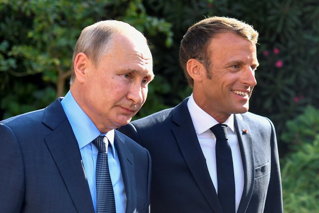 Los presidentes de Francia, Emmanuel Macron, y de Rusia, Vladimir Putin, coincidieron este domingo en que 'la dinámica actual' en el conflicto entre Moscú y Kiev tras el intercambio de prisioneros permite organizar en París 'en las próximas semanas' una cumbre. (ARCHIVO)