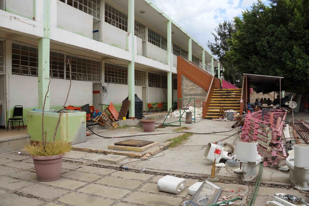 De un total de 50 mil escuelas dañadas por los sismos de 2017 en Oaxaca, solo 80 han sido reconstruidas. (AGENCIAS)