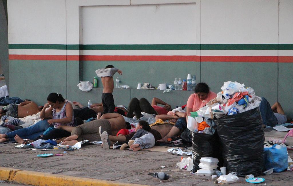 Algunos migrantes solicitan retornar a su país a pesar de tener cita con autoridades de EUA, pues les es difícil esperar en México. (EFE)