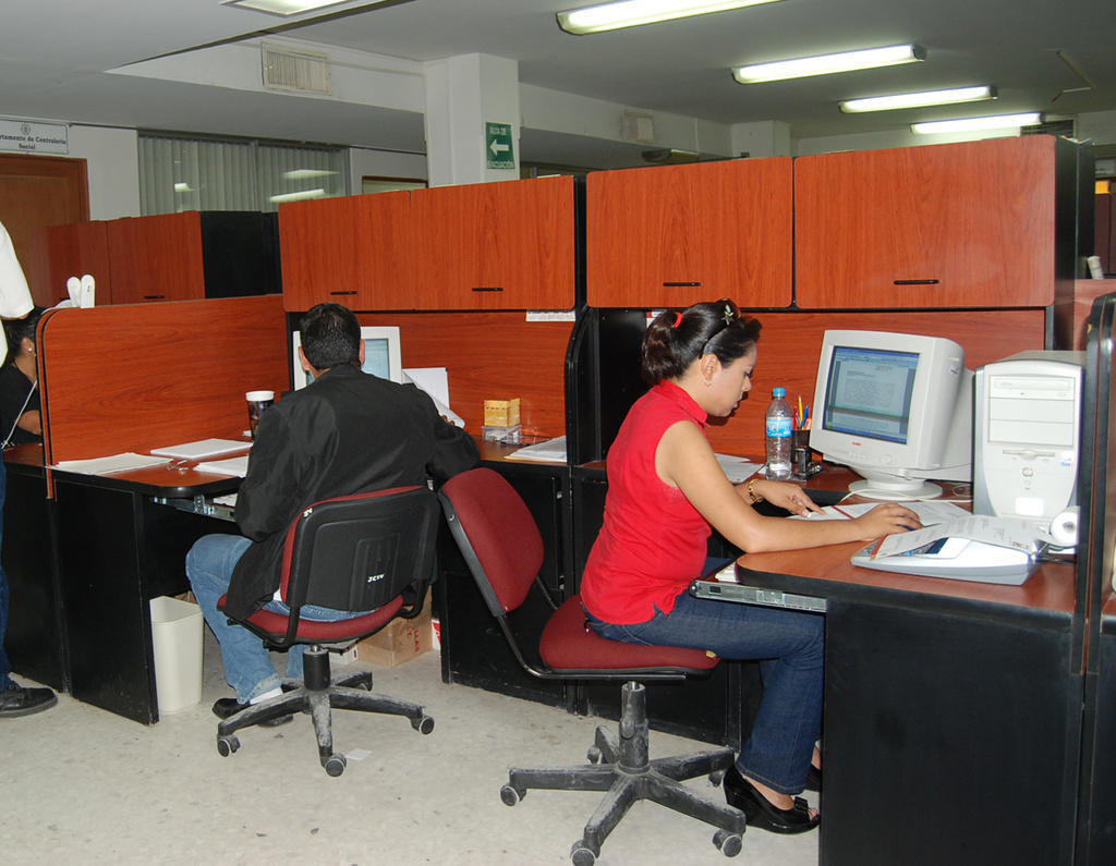 En la Secretaría de Energía (Sener) y la Secretaría de Bienestar se despedirán a dos de cada tres trabajadores. (ARCHIVO)