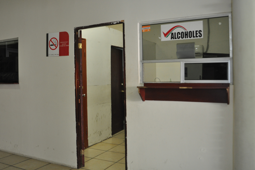El Municipio de Gómez Palacio homologará con Torreón sus horarios de cierre de negocios con venta de alcohol; no más de las 2 a. m. (FABIOLA P. CANEDO/EL SIGLO DE TORREÓN)
