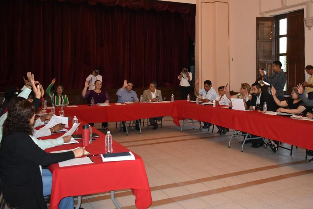 Instalan comisiones en el Cabildo de Gómez Palacio; PRI presidirá 10, entre ellas Hacienda, Obras Públicas y Gobernación. (EL SIGLO DE TORREÓN/EDITH GONZÁLEZ)