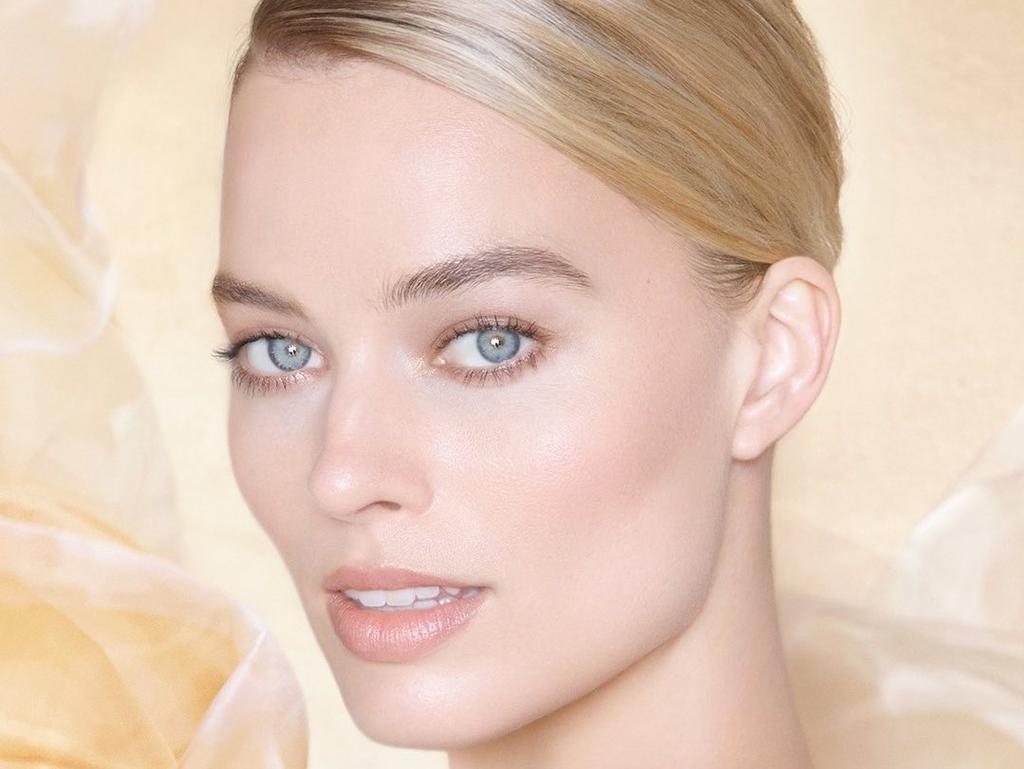 Margot Robbie se considera afortunada de ser el rostro del nuevo perfume de Chanel, una casa de gran tradición. (INSTAGRAM)
