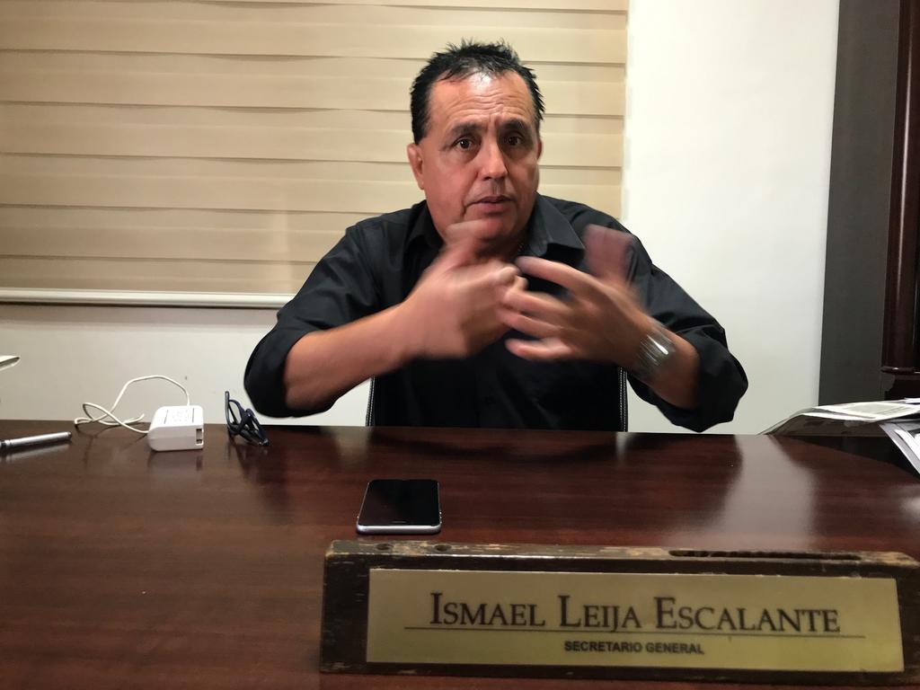 Ismael Leija Escalante señala que los miembros del Sindicato Democrático saben quién es Napoleón Gómez Urrutia y lo que hace su Sindicato Minero en detrimento de sus agremiados. (EL SIGLO COAHUILA)