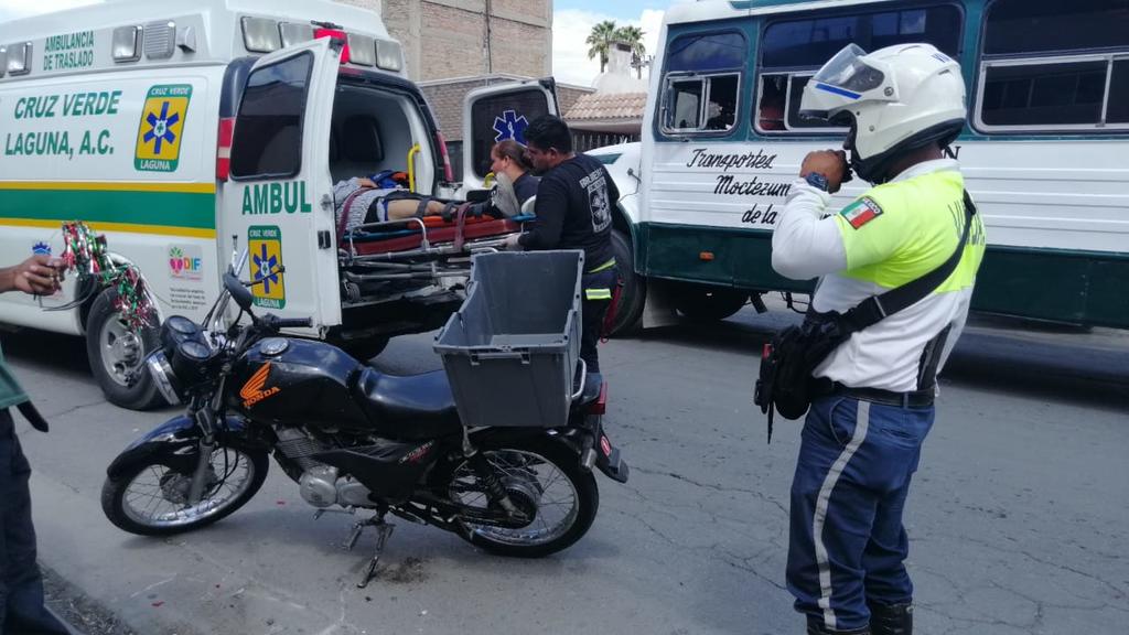 El accidente se registró alrededor de las 3:15 de la tarde del viernes, sobre la calle Manuel Acuña, entre el bulevar Independencia y avenida Allende, del sector Centro de Torreón.
(EL SIGLO DE TORREÓN)