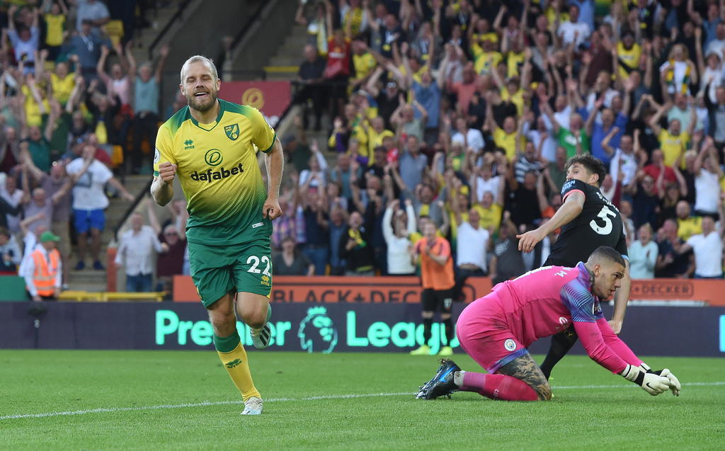 Teemu Pukki celebra tras marcar el tercer tanto del Norwich.