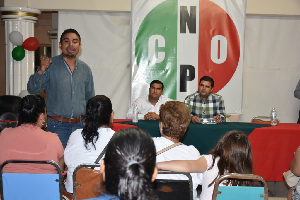 Se presentó a Carlos Cruz como nuevo dirigente de la Confederación Nacional de Organizaciones Populares. (EL SIGLO DE TORREÓN/EDITH GONZÁLEZ)