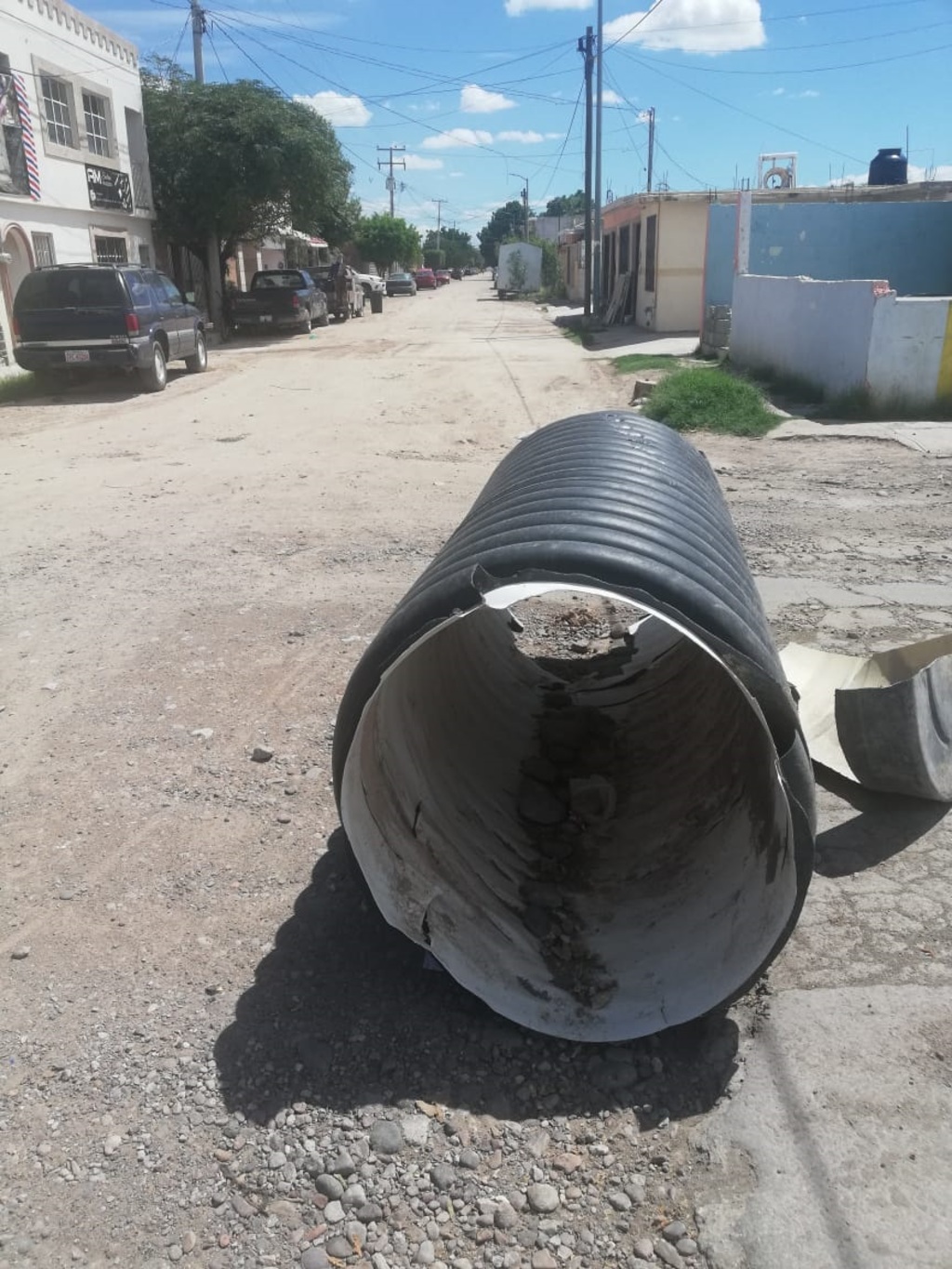 Habitantes de la colonia La Merced II piden pavimentar la calle Bolívar de ese sector habitacional. (CUAUHTÉMOC TORRES)