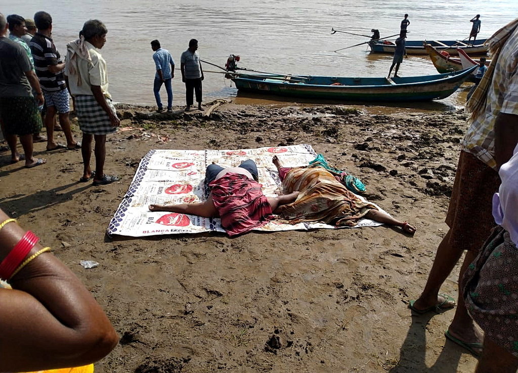 Además de los 13 muertos, 40 personas se encuentran desaparecidas en un río del sureste de India. (EFE)