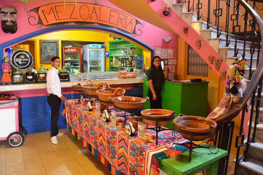 Sigue la Feria del Mole en el Restaurante El Sureño y terminará el domingo 29 de septiembre. También hay mezcal. (EL SIGLO DE TORREÓN)