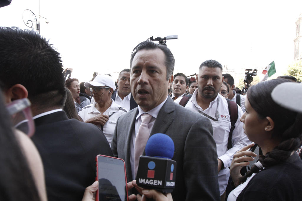 Senadores del Partido Acción Nacional (PAN) informaron que iniciarán acciones para destituir al gobernador de Veracruz, Cuitláhuac García Jiménez, y a diputados de esa entidad, con el fin de restablecer el imperio de la ley y evitar que siga la crisis constitucional. (ARCHIVO)