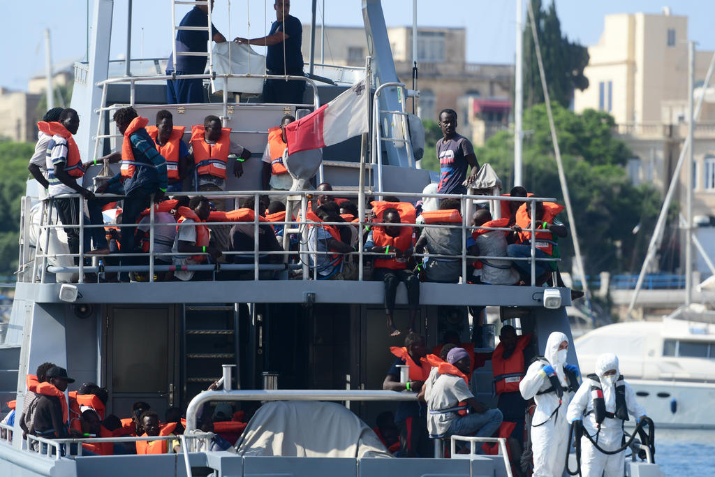 Malta acogió hoy a 90 migrantes que fueron rescatados en el Mediterráneo cuando navegaban hacia Europa por los barcos de la Guardia Costera italiana. (ARCHIVO)