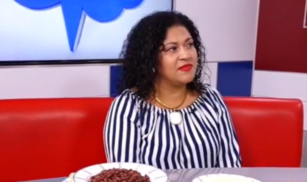 La hondureña fue invitada a comer un plato de frijoles en compañía de los presentadores del programa de televisión (INTERNET) 