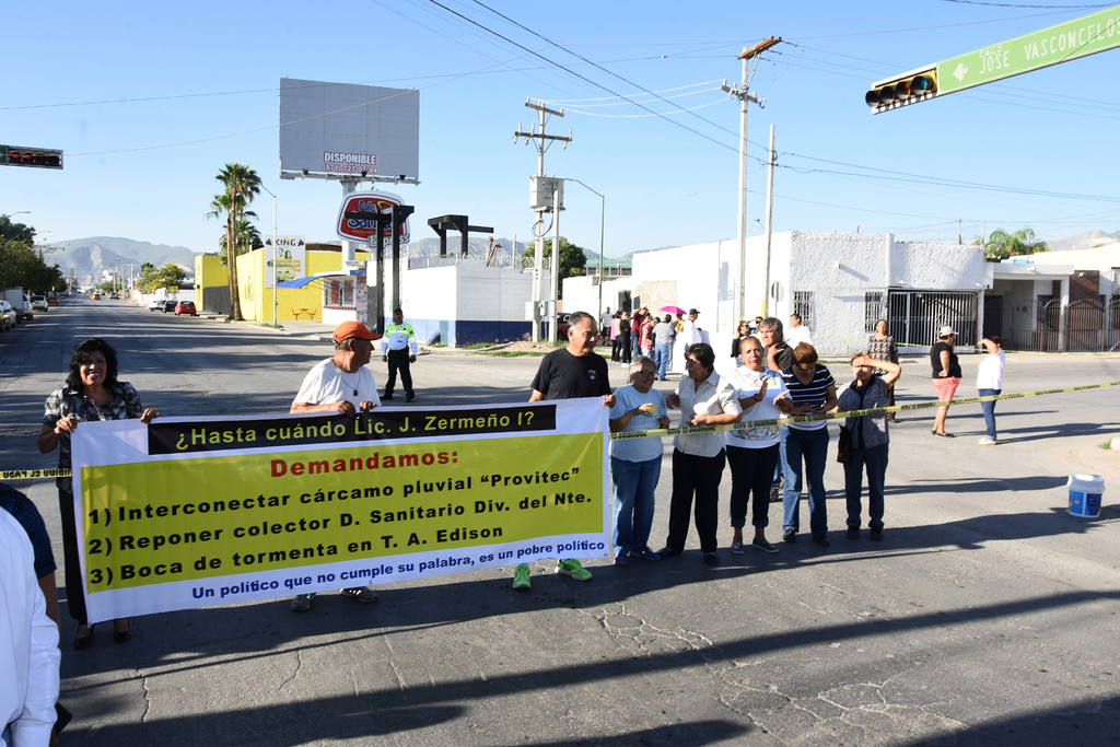 Afirma el alcalde de Torreón, Jorge Zermeño, que obras de drenaje en Provitec no se han detenido en ningún momento. (JESÚS GALINDO)