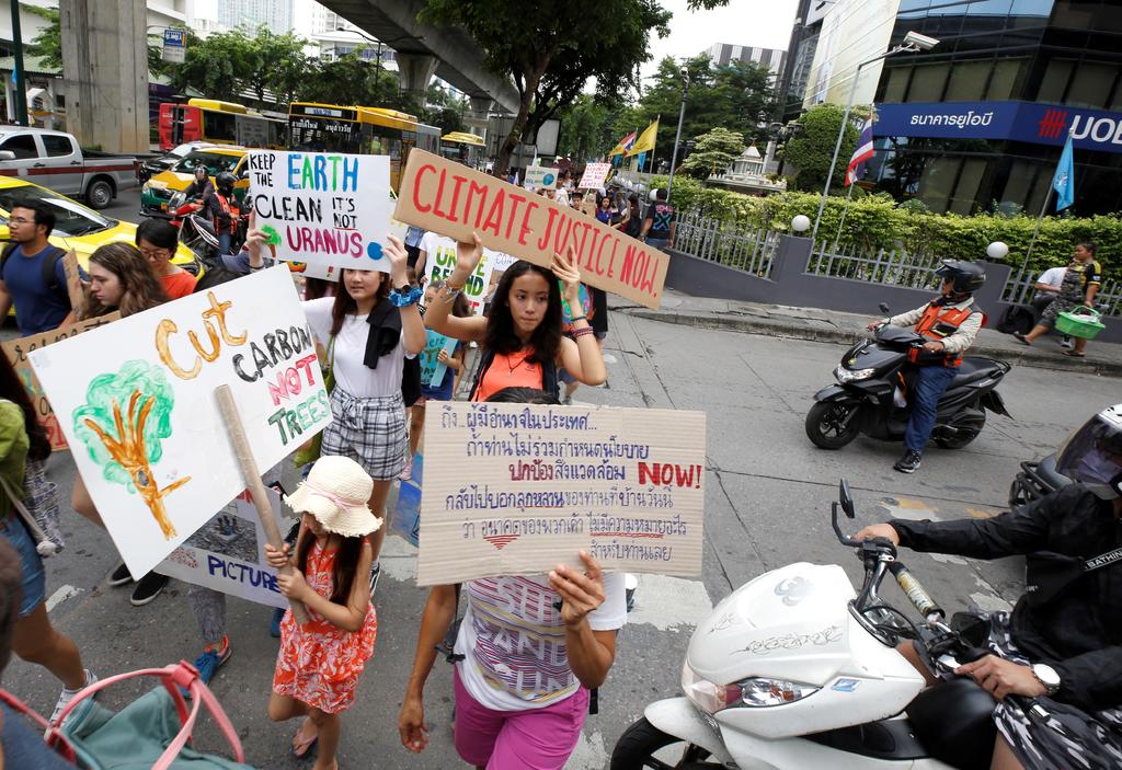 Los jóvenes y otras generaciones dieron inicio a marchas y huelgas para llamar la atención sobre los efectos del cambio climático. (EFE)